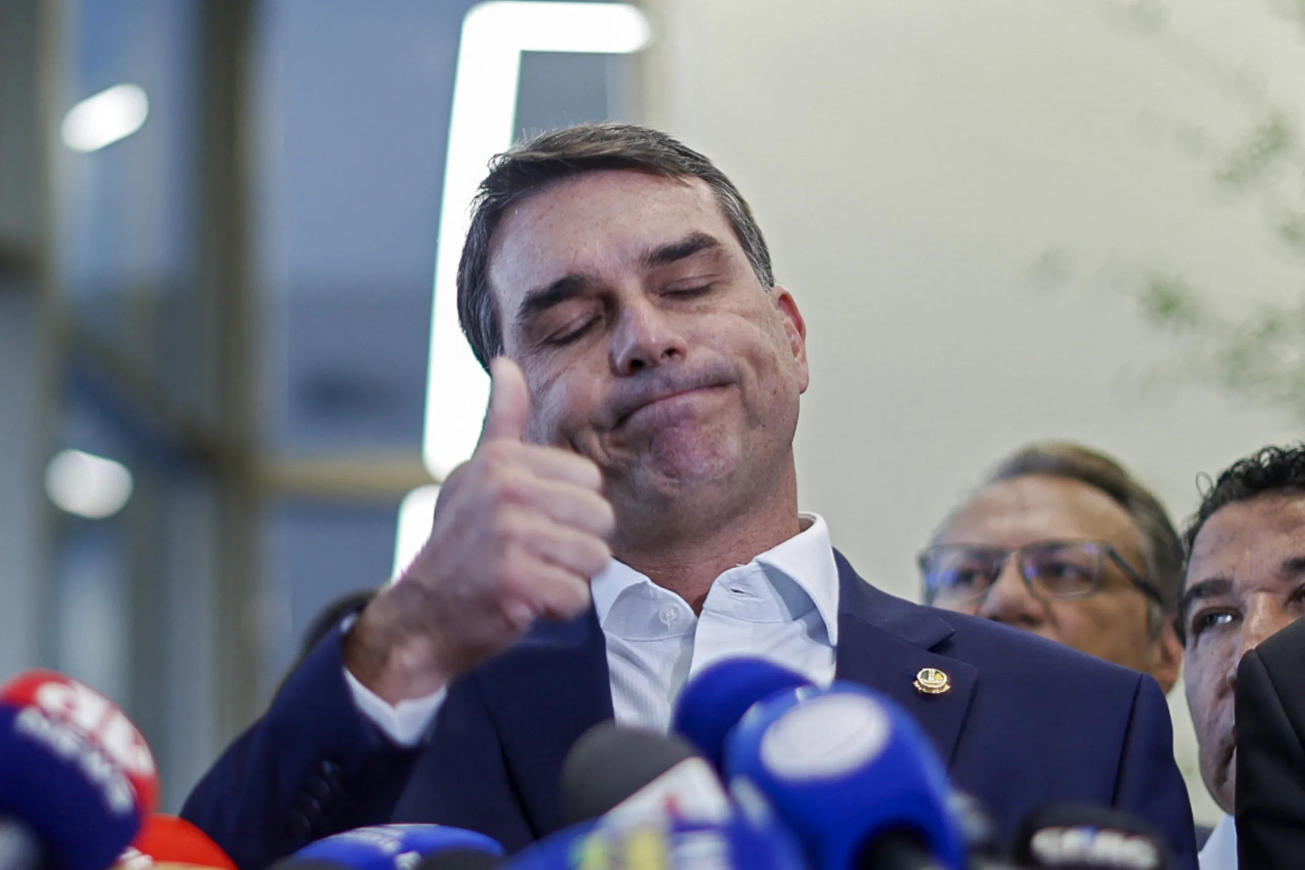 Trump apoiou saída de Flávio Bolsonaro do Brasil